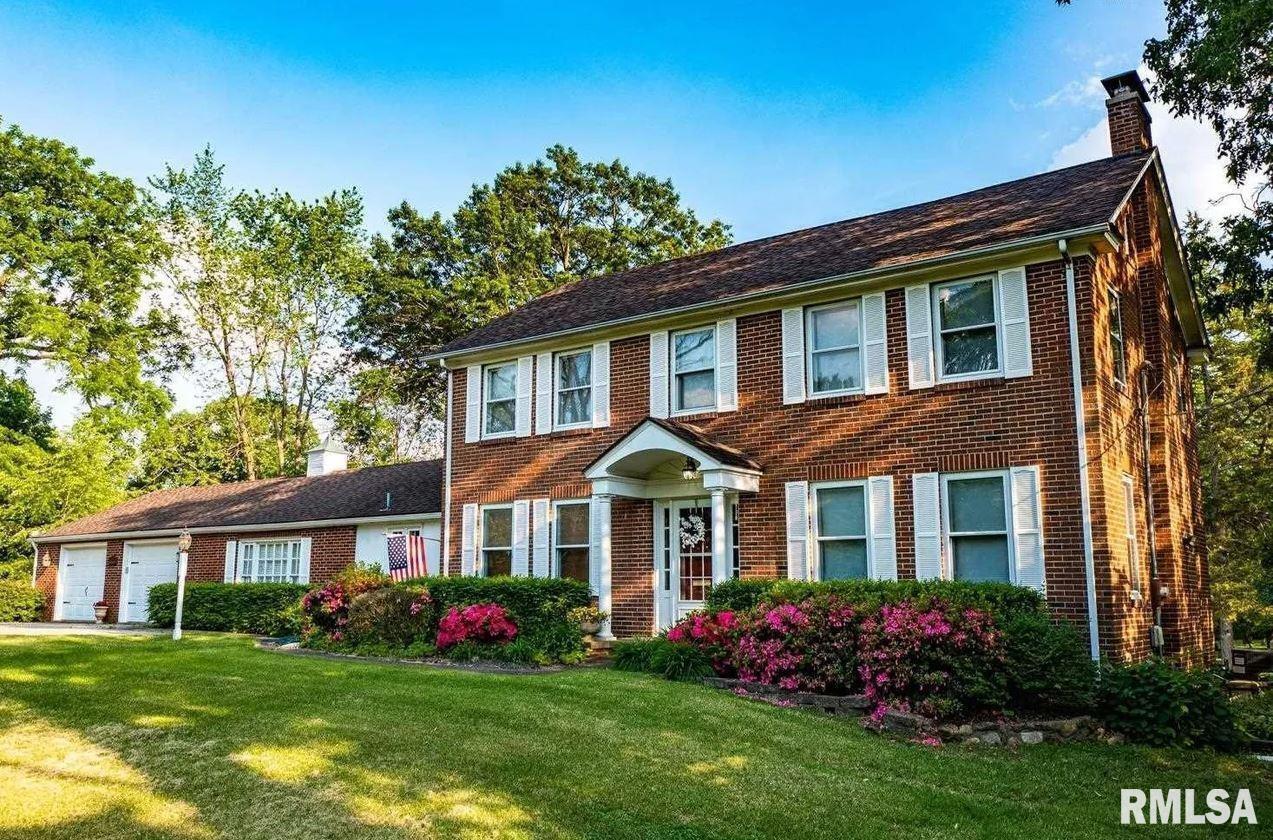 321 W Boone Street, Salem, IL