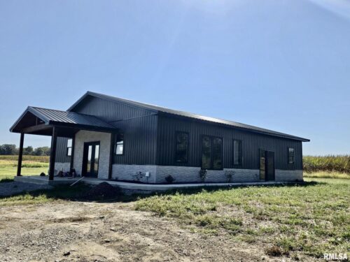 1934 County Road 315 E Road, Xenia, IL