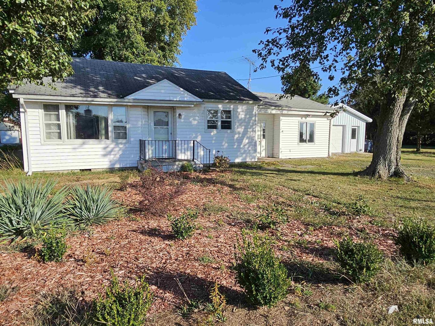 233 N US Hwy 45, Cisne, IL