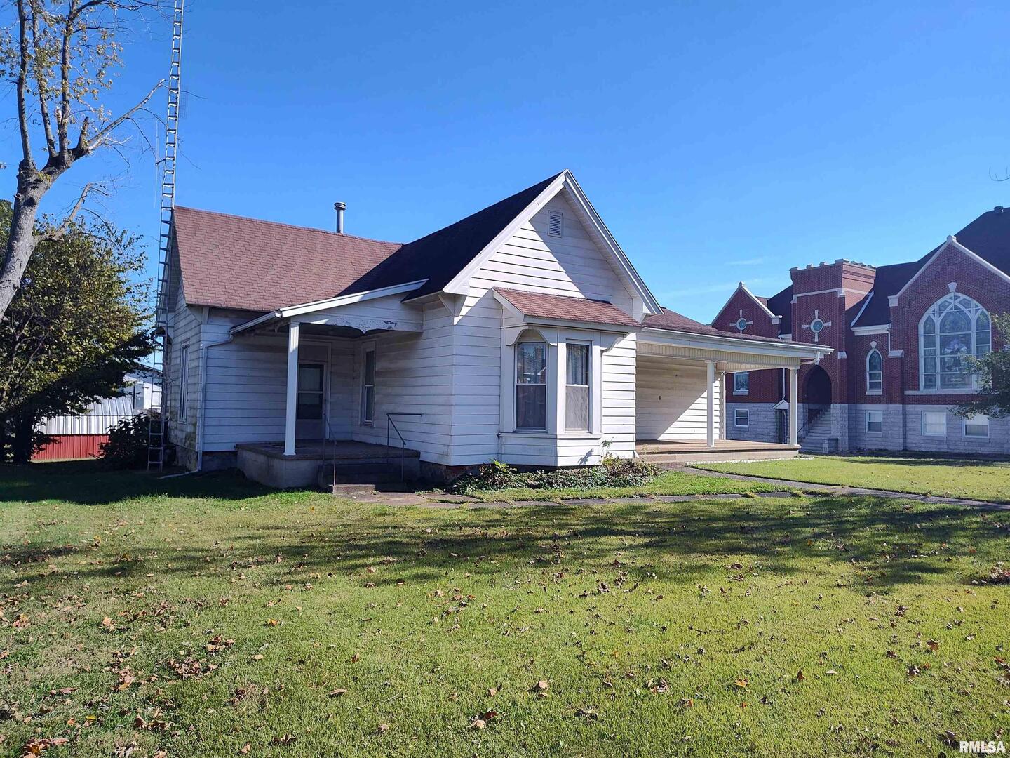 201 N WASHINGTON Street, Mcleansboro, IL