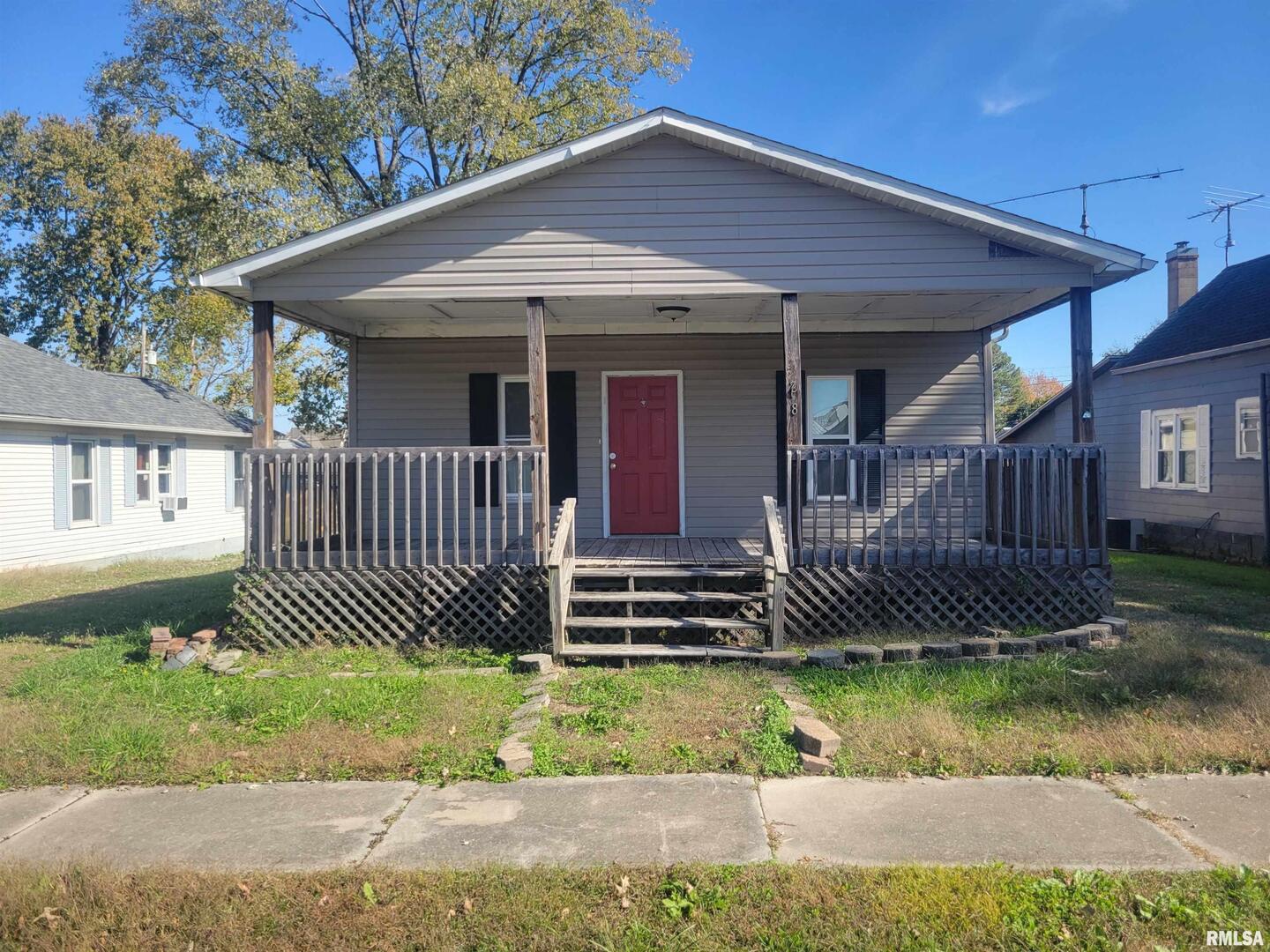 208 N WASHINGTON Street, Hurst, IL