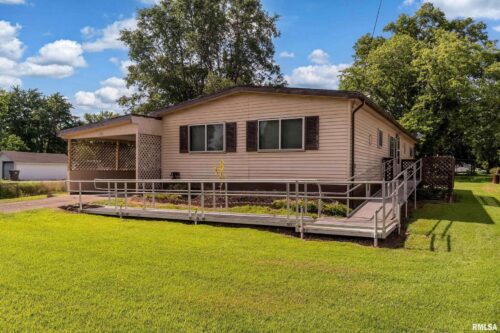 208 W PENNSYLVANIA Avenue, Pittsburg, IL