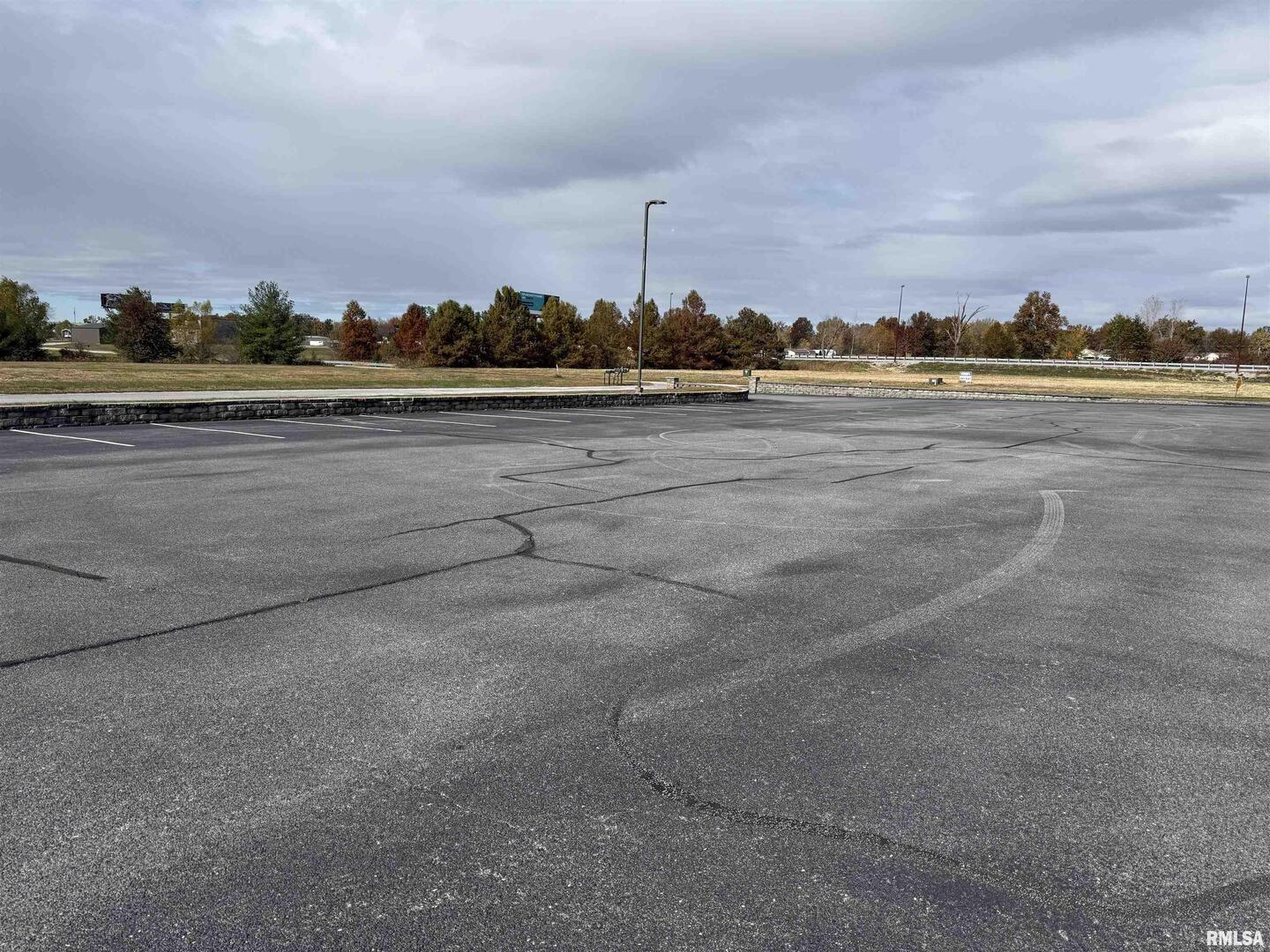 1615 Landing Drive, Carterville, IL