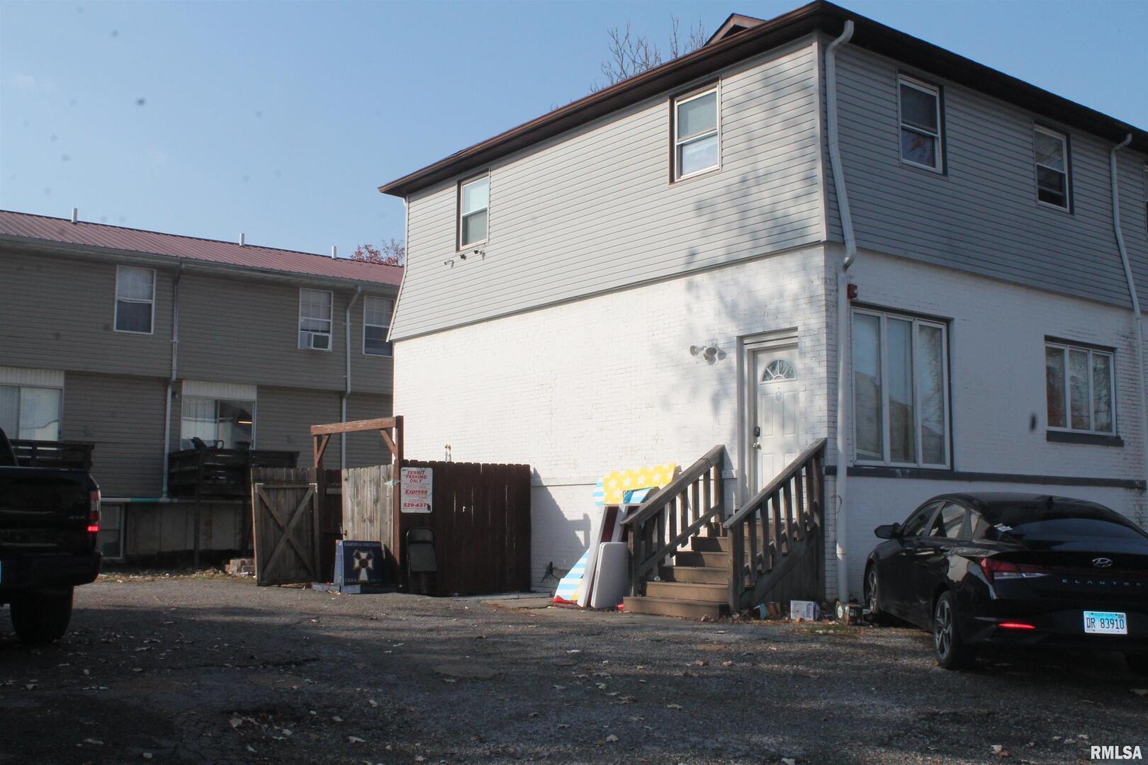 307 W COLLEGE Street, Carbondale, IL