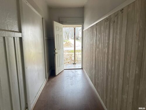 405 W COLLEGE Street, Carbondale, IL