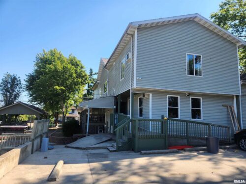 502 S UNIVERSITY Avenue, Carbondale, IL