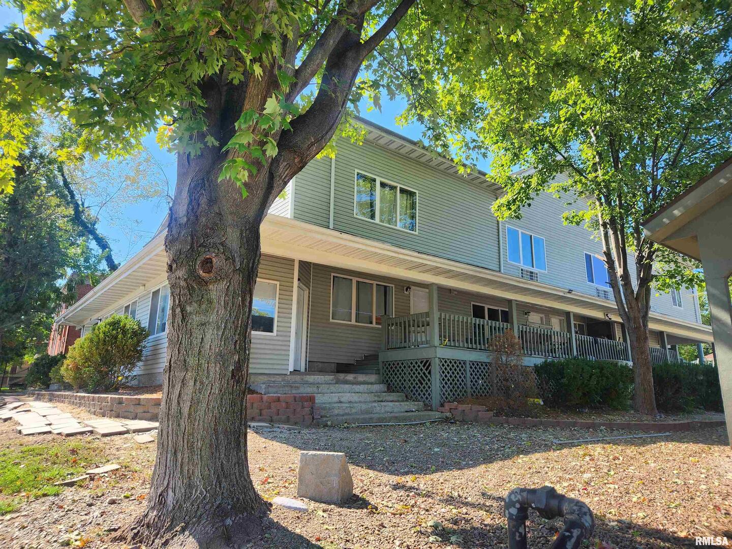 502 S UNIVERSITY Avenue, Carbondale, IL