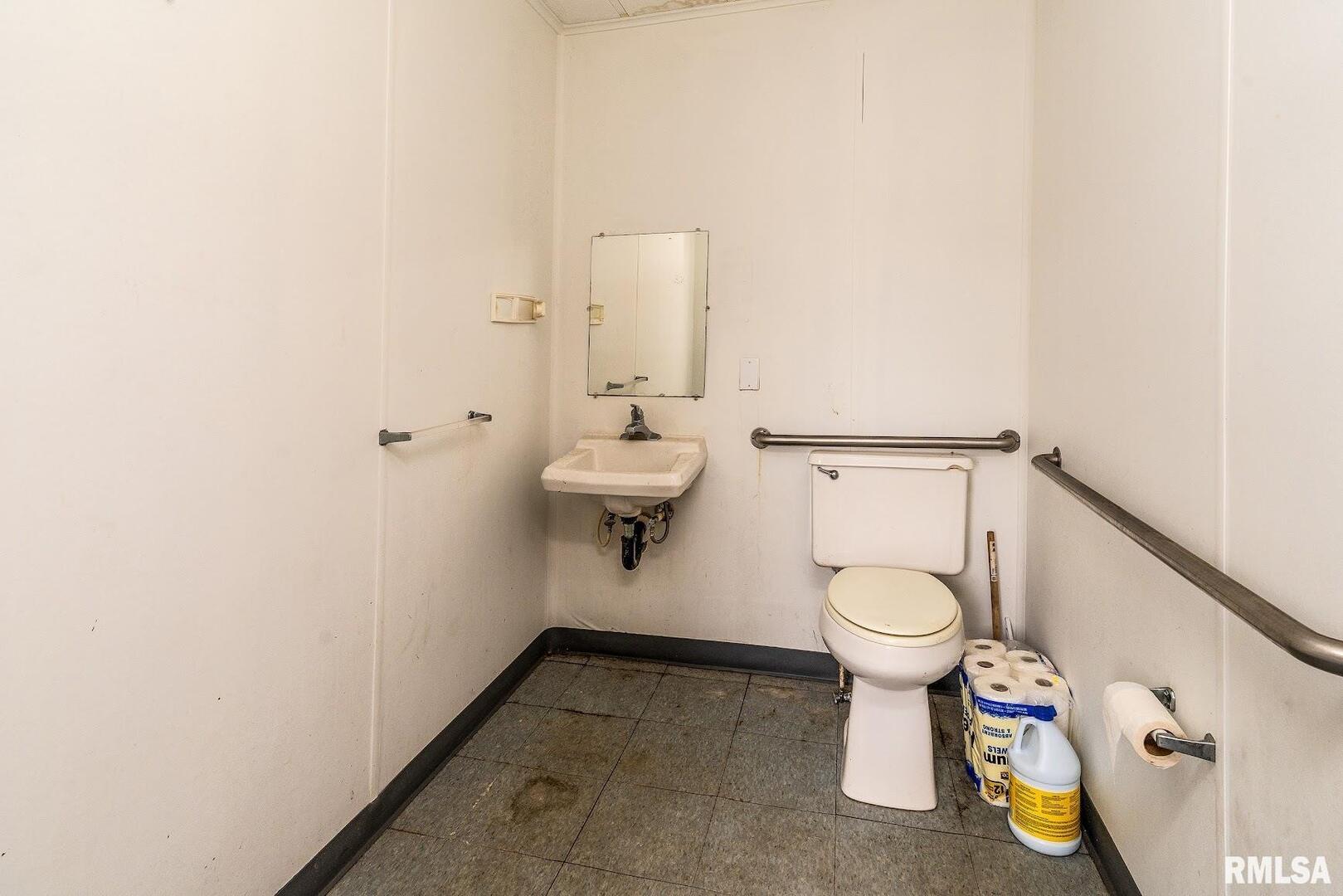 401 S LOGAN Street, West Frankfort, IL