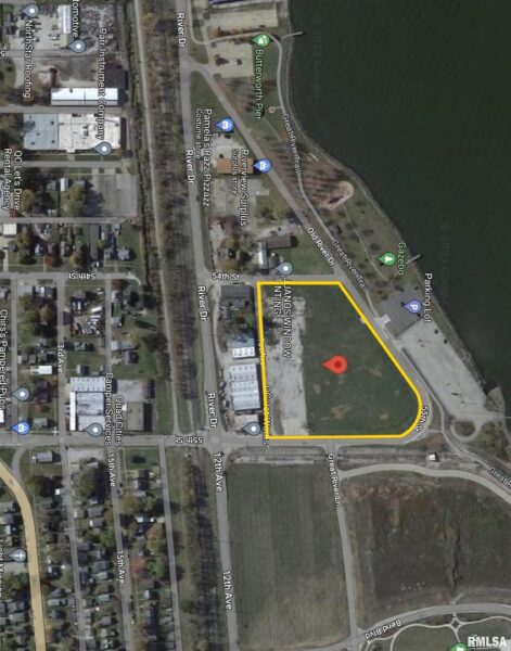 5420 Old River Road, Moline, IL