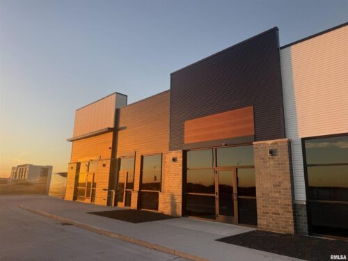 5620-5624 Forest Grove Drive, Bettendorf, IA