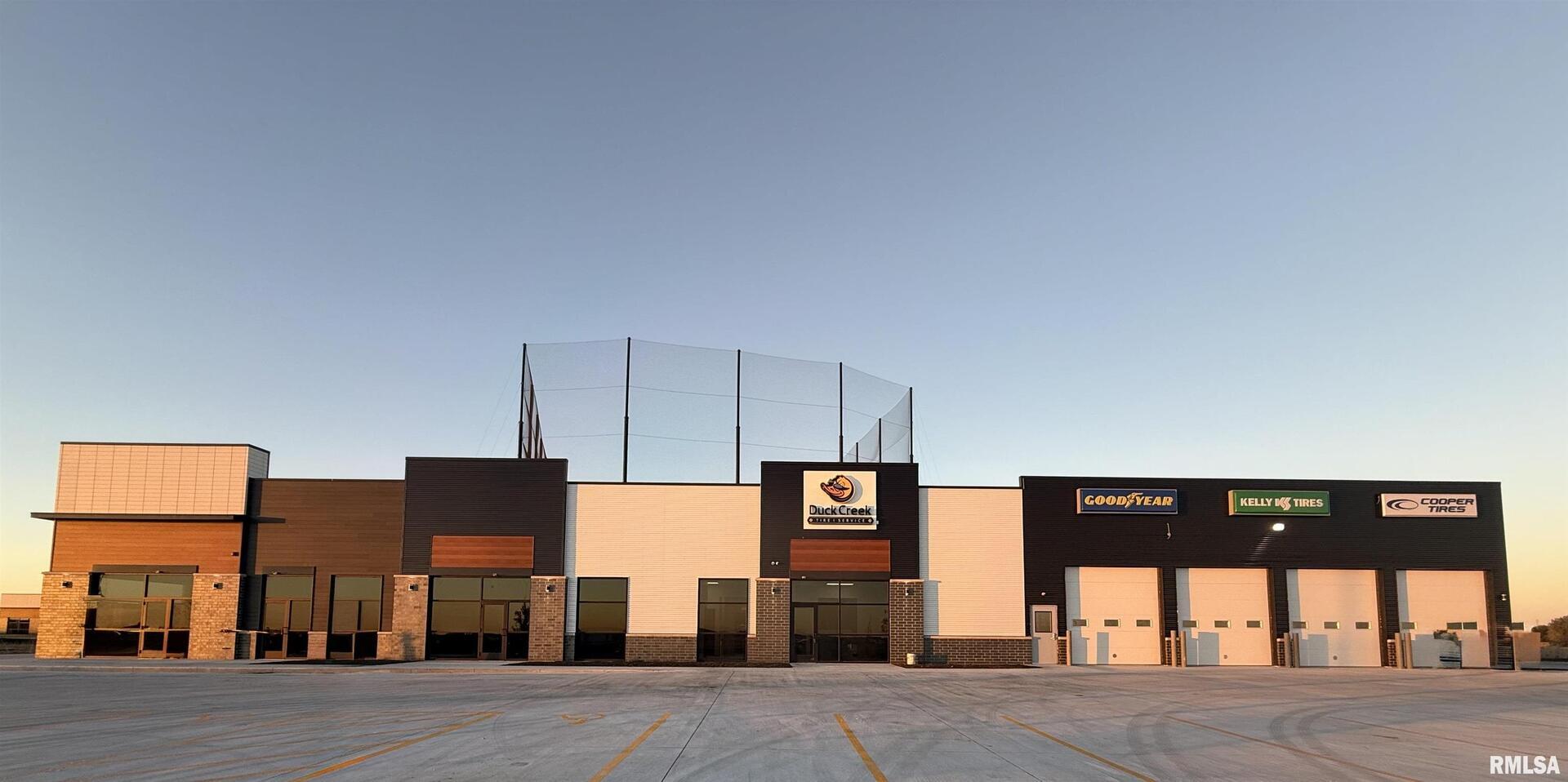 5620-5624 Forest Grove Drive, Bettendorf, IA