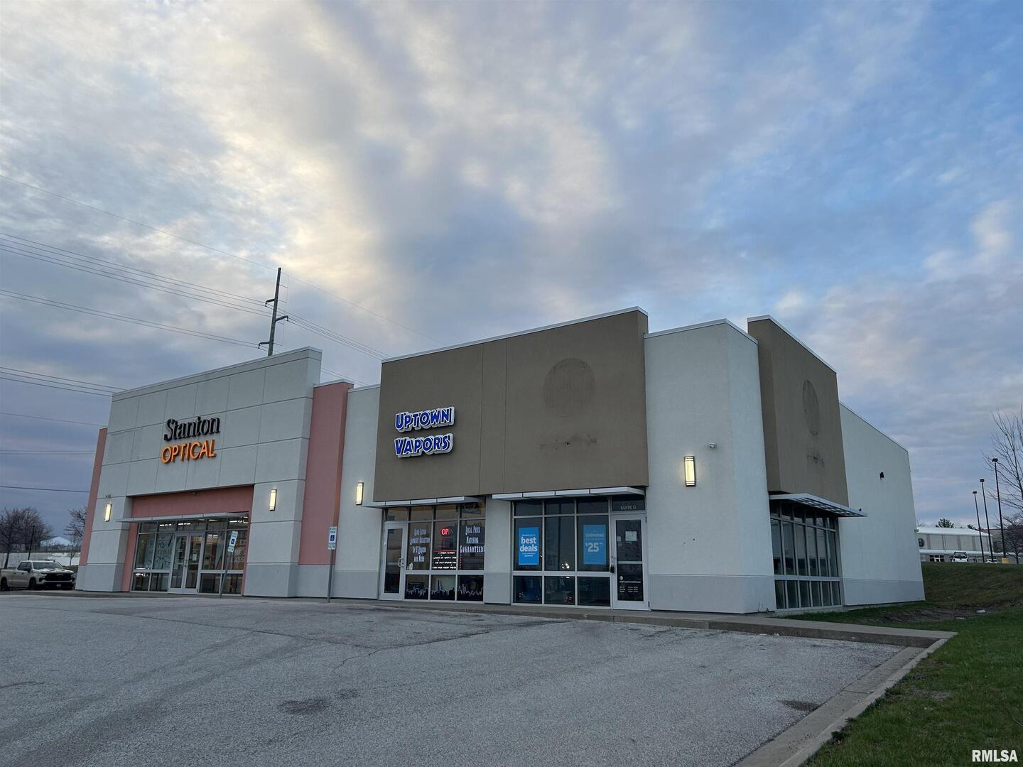 3901 N BRADY Street, Davenport, IA