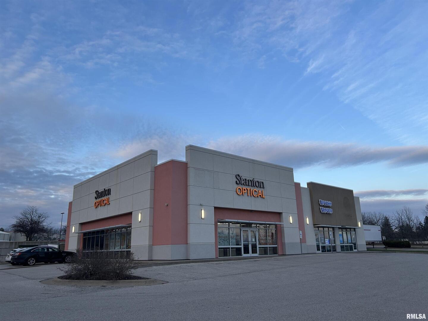 3901 N BRADY Street, Davenport, IA