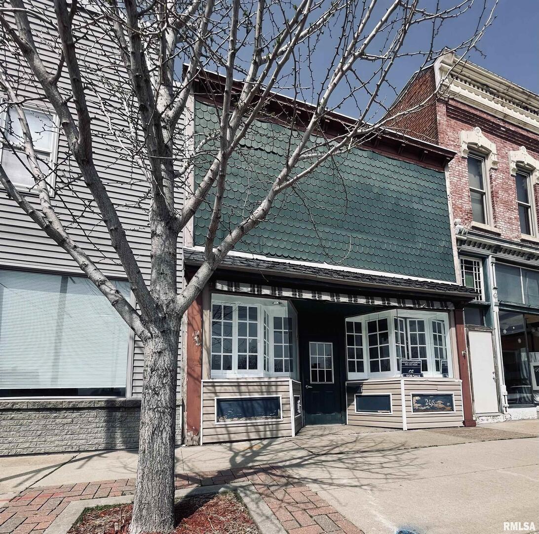 208 MAIN Avenue, Clinton, IA