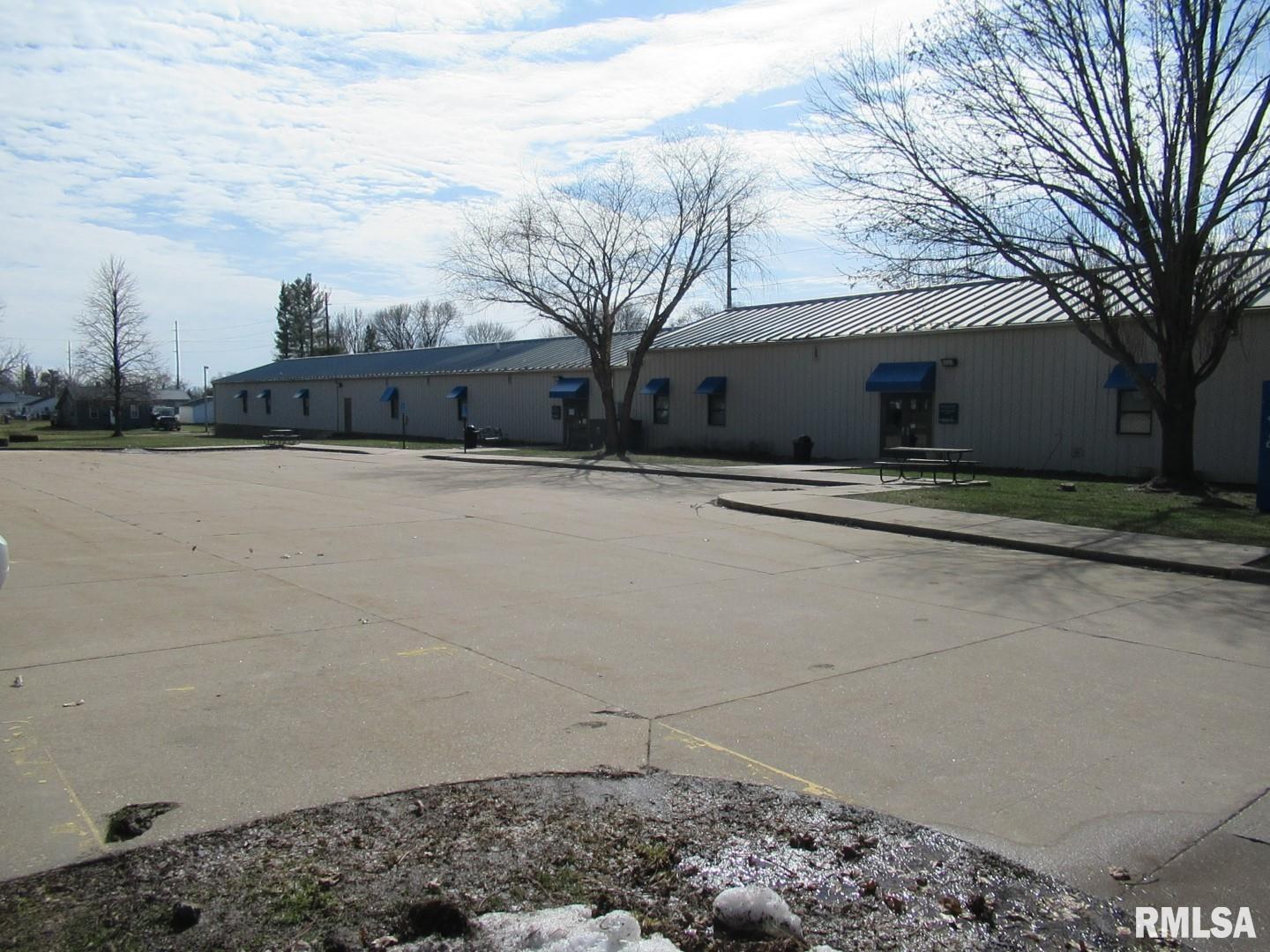 401 W 9TH Street, Tipton, IA