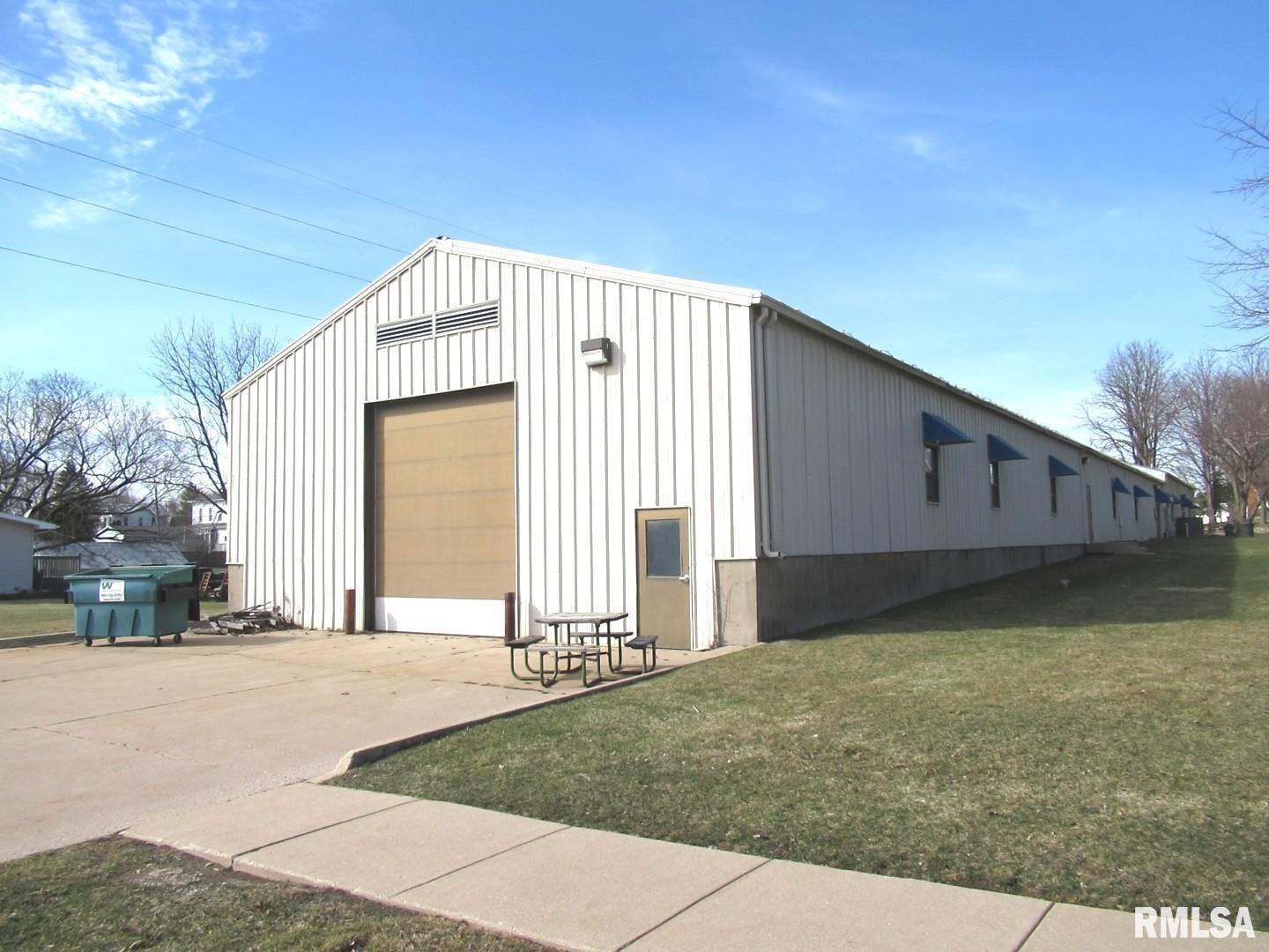 401 W 9TH Street, Tipton, IA