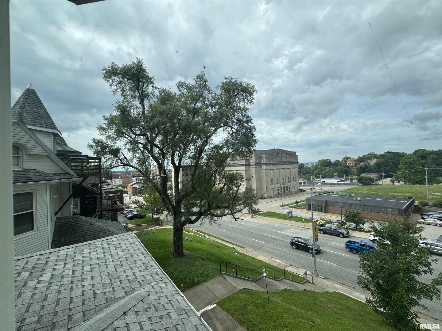 707 N Brady Street, Davenport, IA