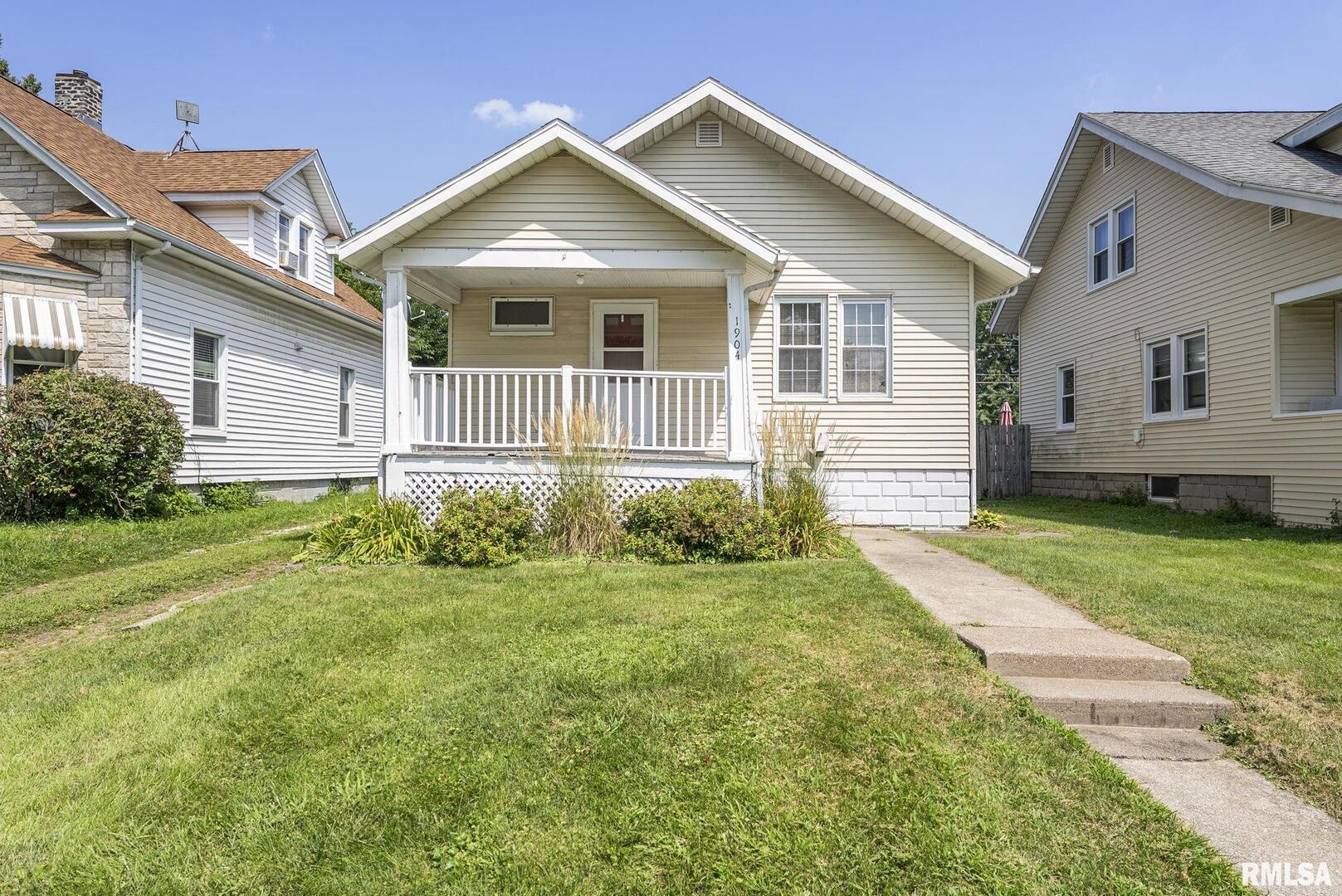 1904 30TH Street, Moline, IL