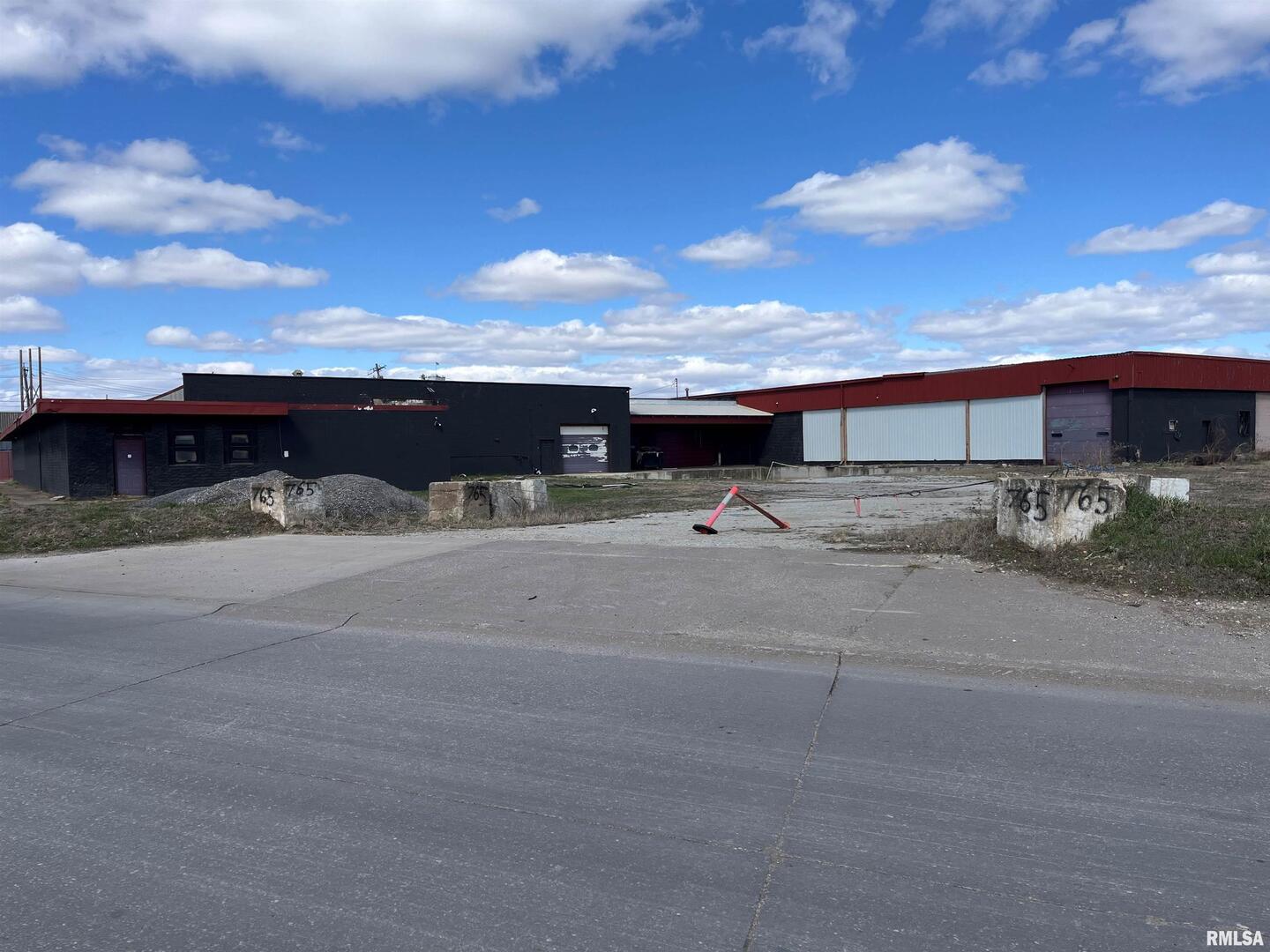 765 SCHMIDT Road, Davenport, IA