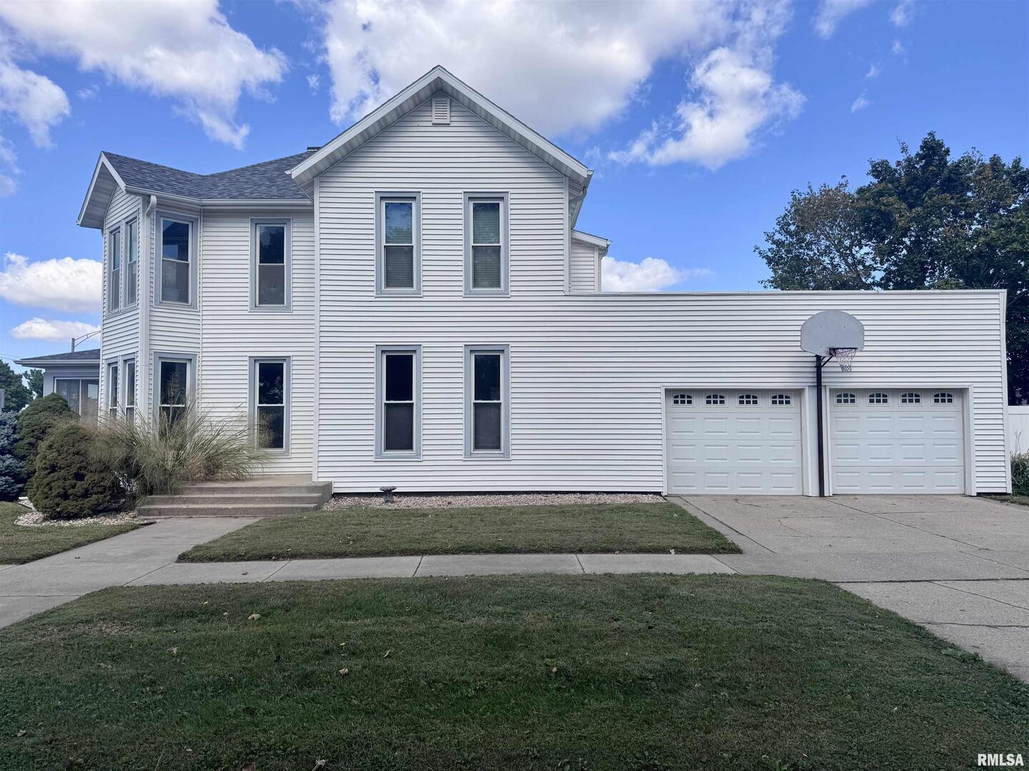 1415 4TH Street, Fulton, IL