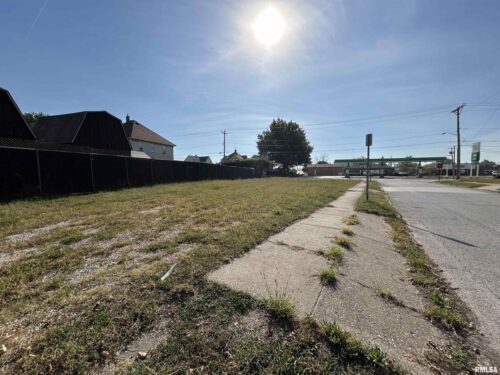 2736 ROCKINGHAM Road, Davenport, IA