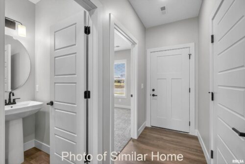 541 N 4TH Avenue, Eldridge, IA