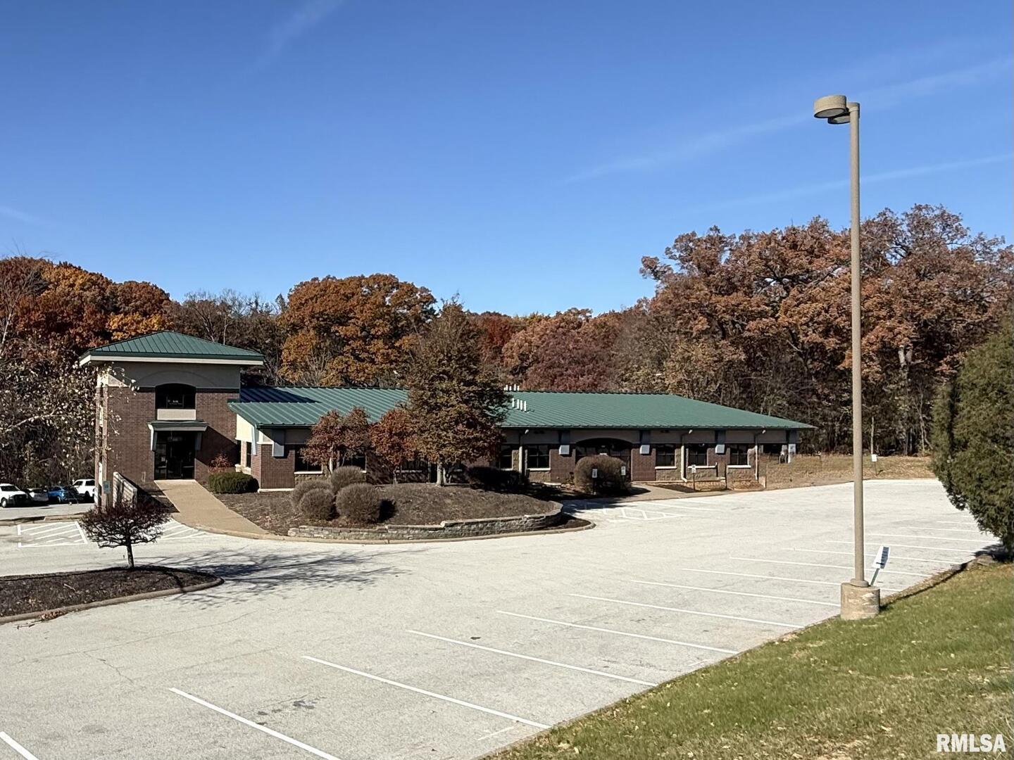 555 VALLEY VIEW Drive, Moline, IL