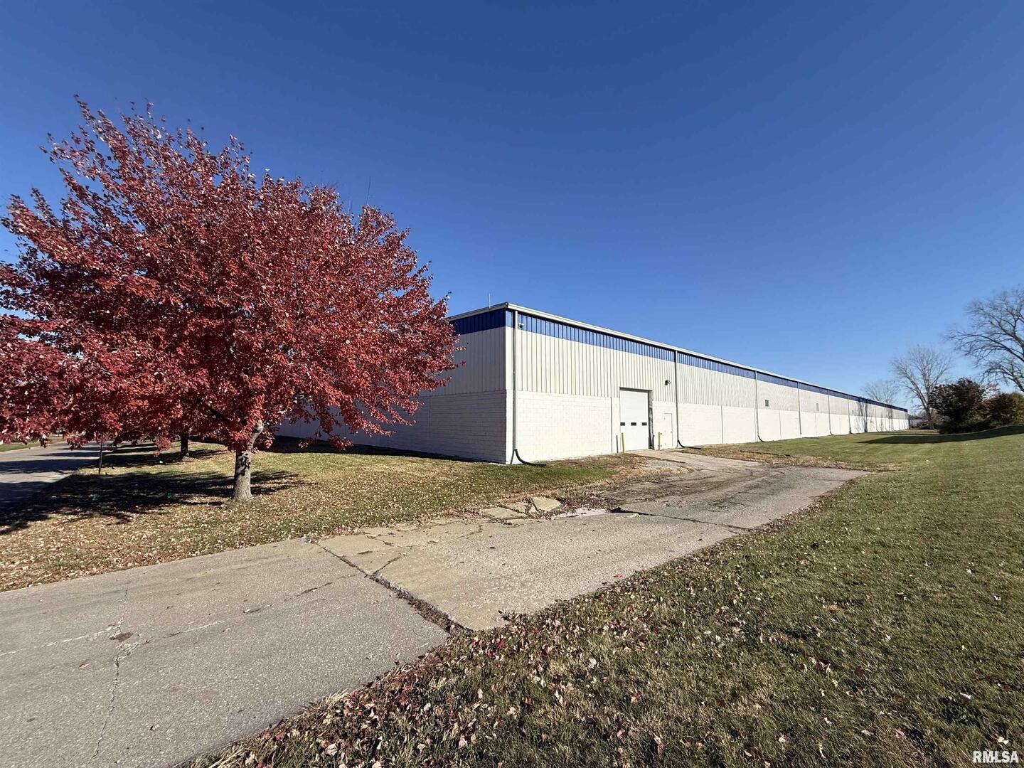 8201 W 42ND Street, Rock Island, IL