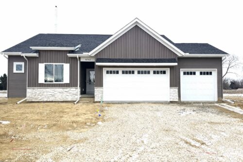 4743 WILLOW Circle, Davenport, IA