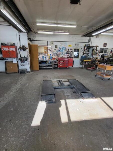 7812 Windy, Dubuque, IA