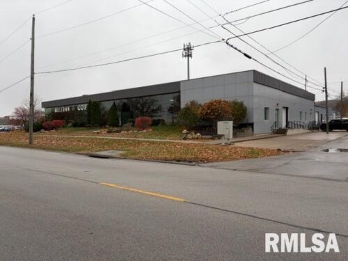 3800 RIVER Drive, Moline, IL