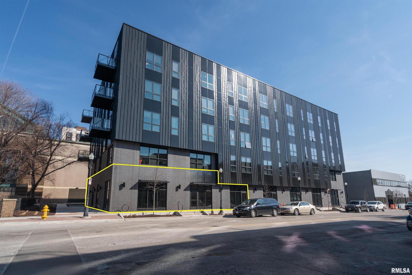 210 E 2ND Street #105-106, Davenport, IA
