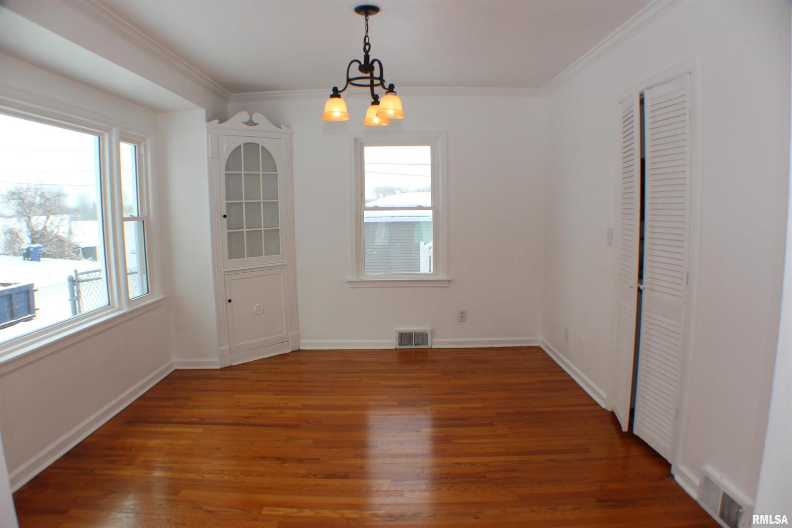 1611 Coffelt Ave, Davenport, IA