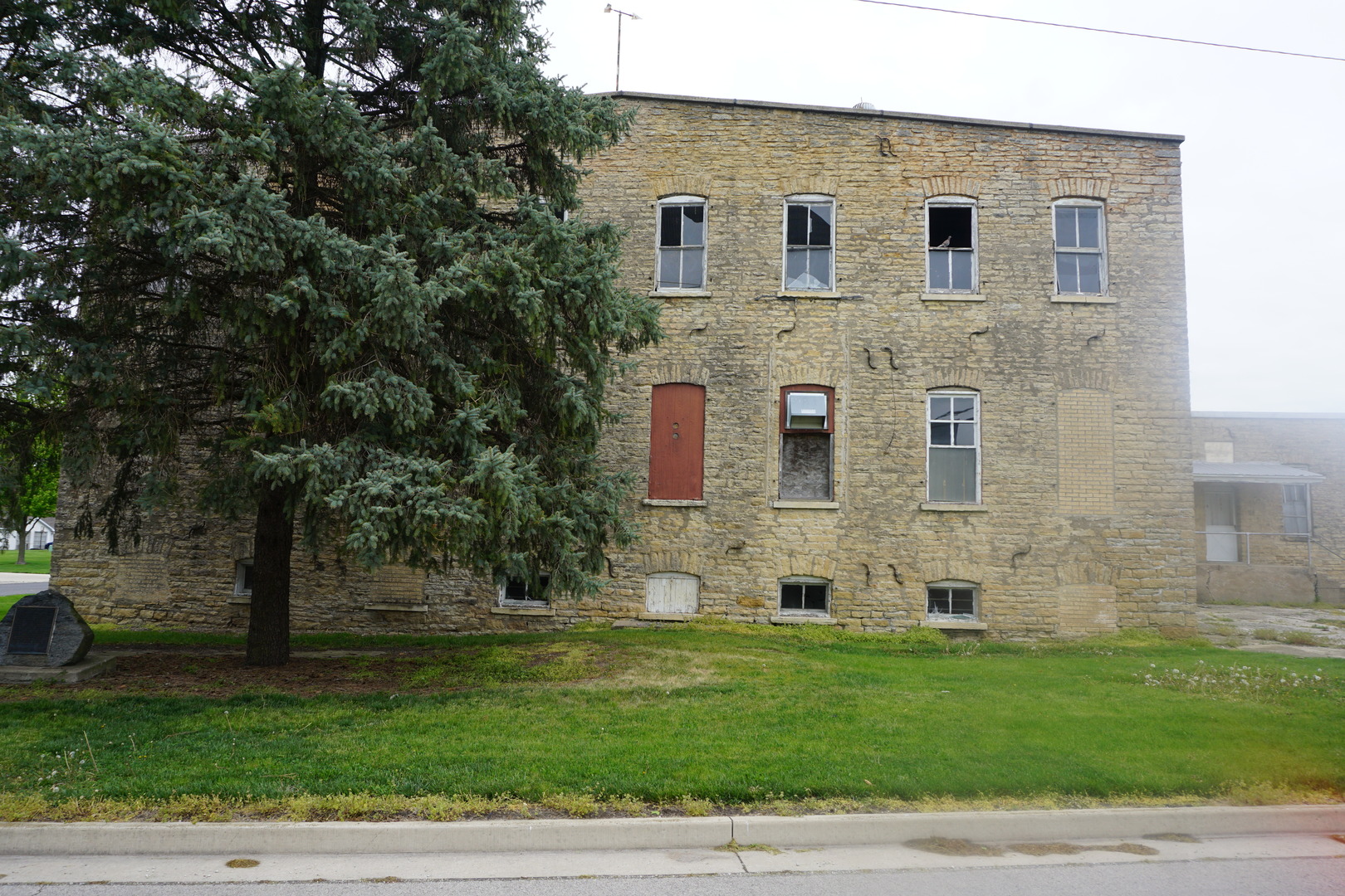 203 W 2nd Street, Gilman, IL