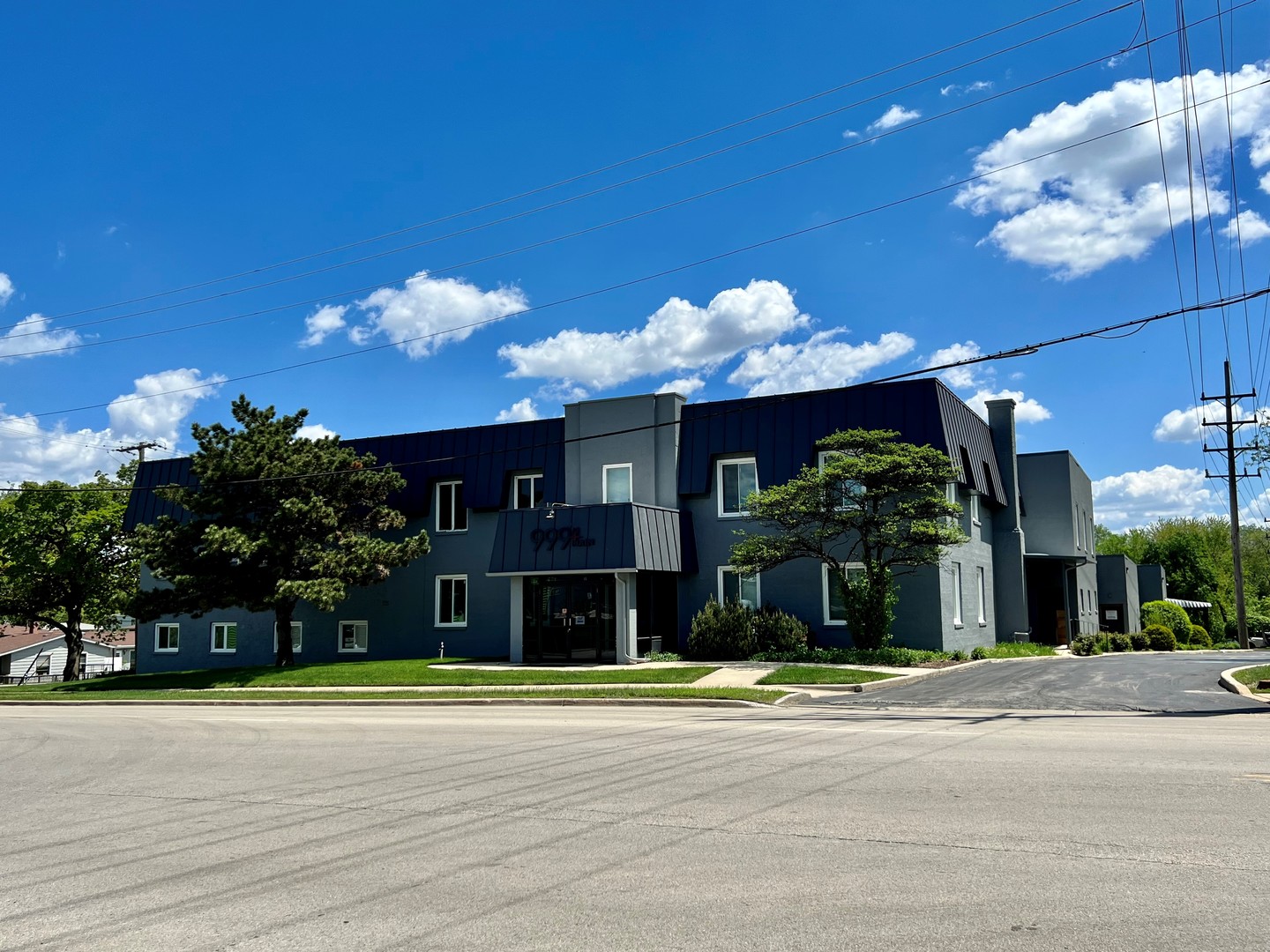 999 Main Street, Glen Ellyn, IL
