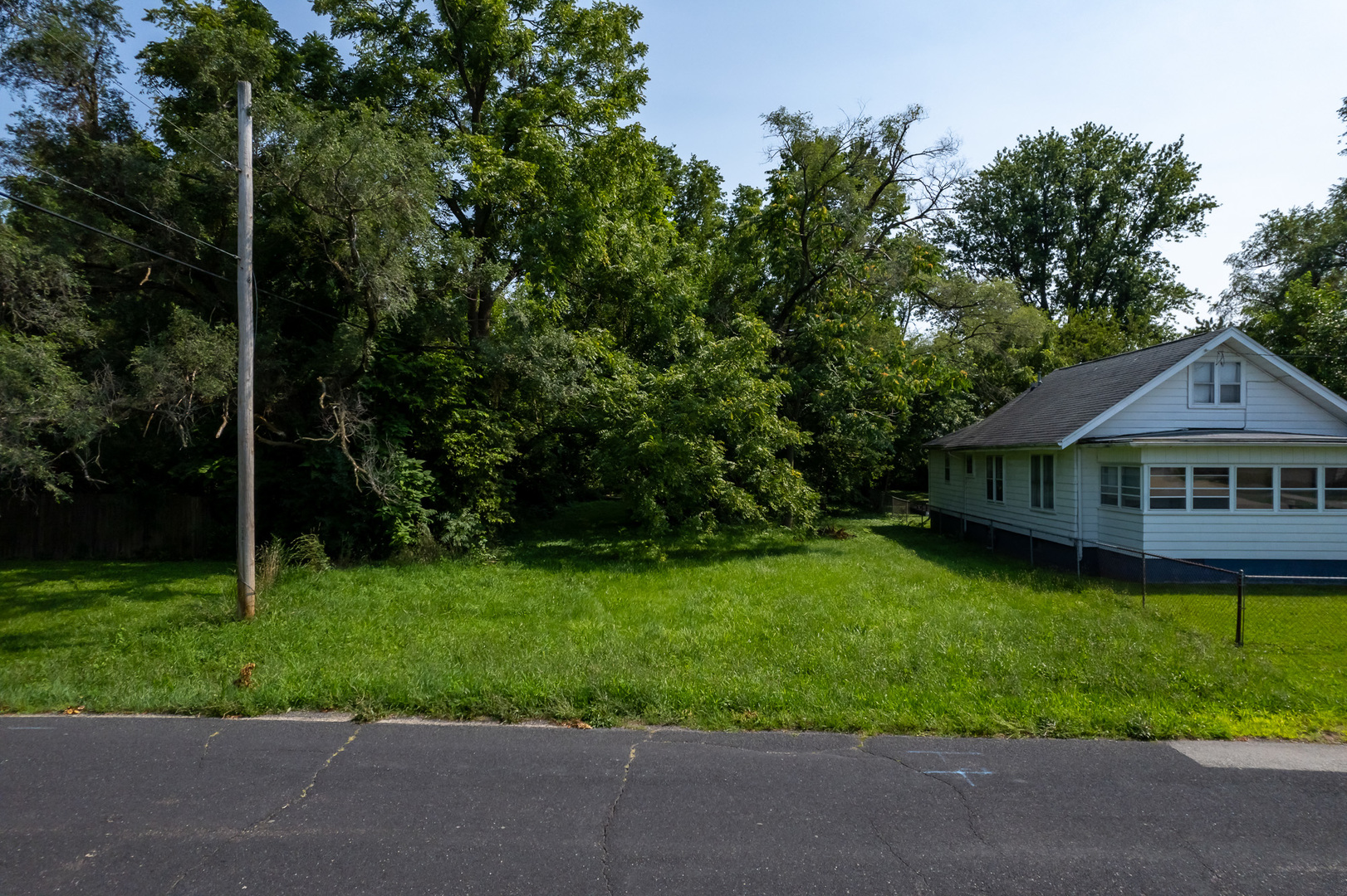512 E Paris Avenue, Peoria, IL