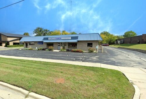 1375 S Eastwood Drive, Woodstock, IL