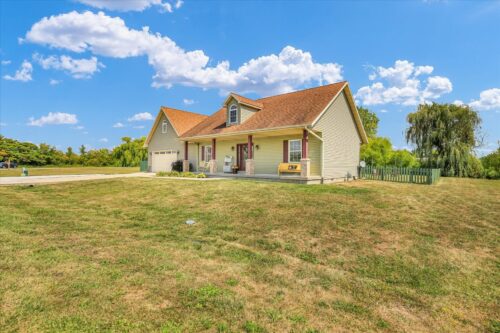 48 Nightingale Circle, Camargo, IL