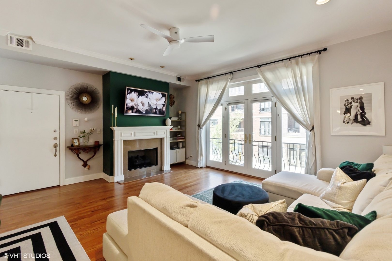 2051 W Belmont Avenue #1, Chicago, IL