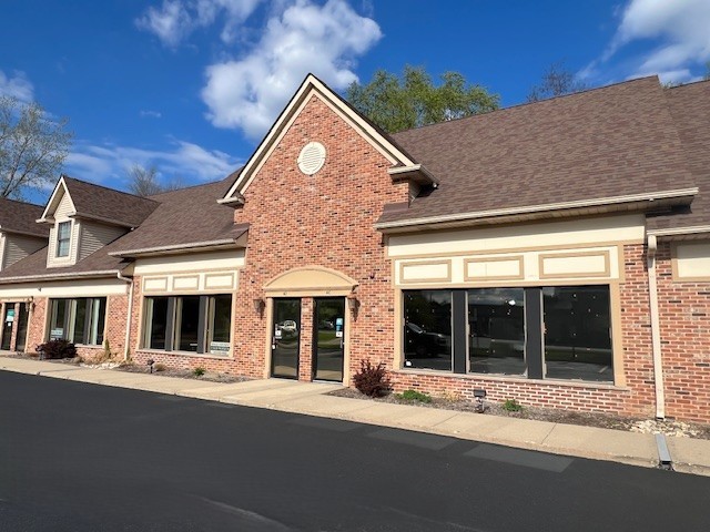 4 Cedar Ridge Drive, Lake In The Hills, IL
