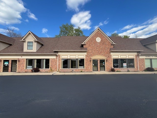 4 Cedar Ridge Drive, Lake In The Hills, IL