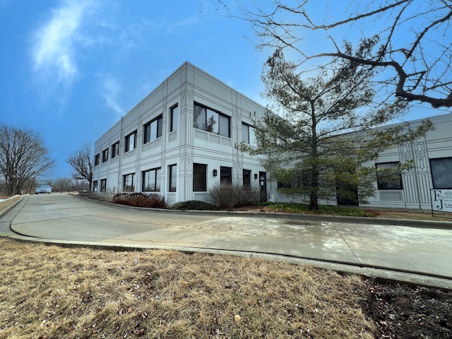 707 Ridgeview Drive, McHenry, IL