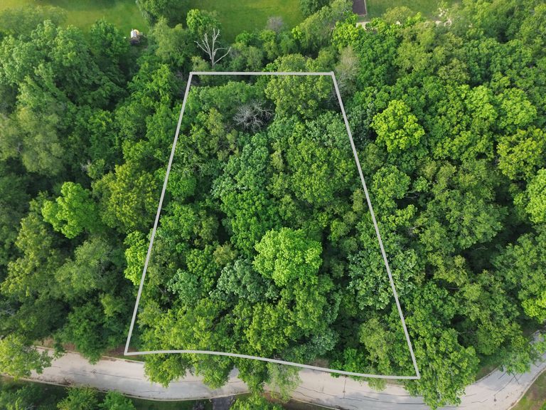 7408 Forest Oak Drive, McHenry, IL