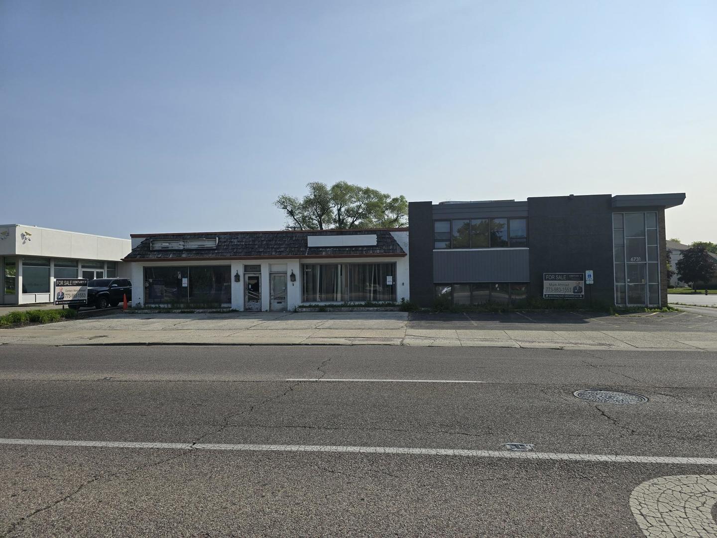 6731-6733 N Lincoln Avenue, Lincolnwood, IL