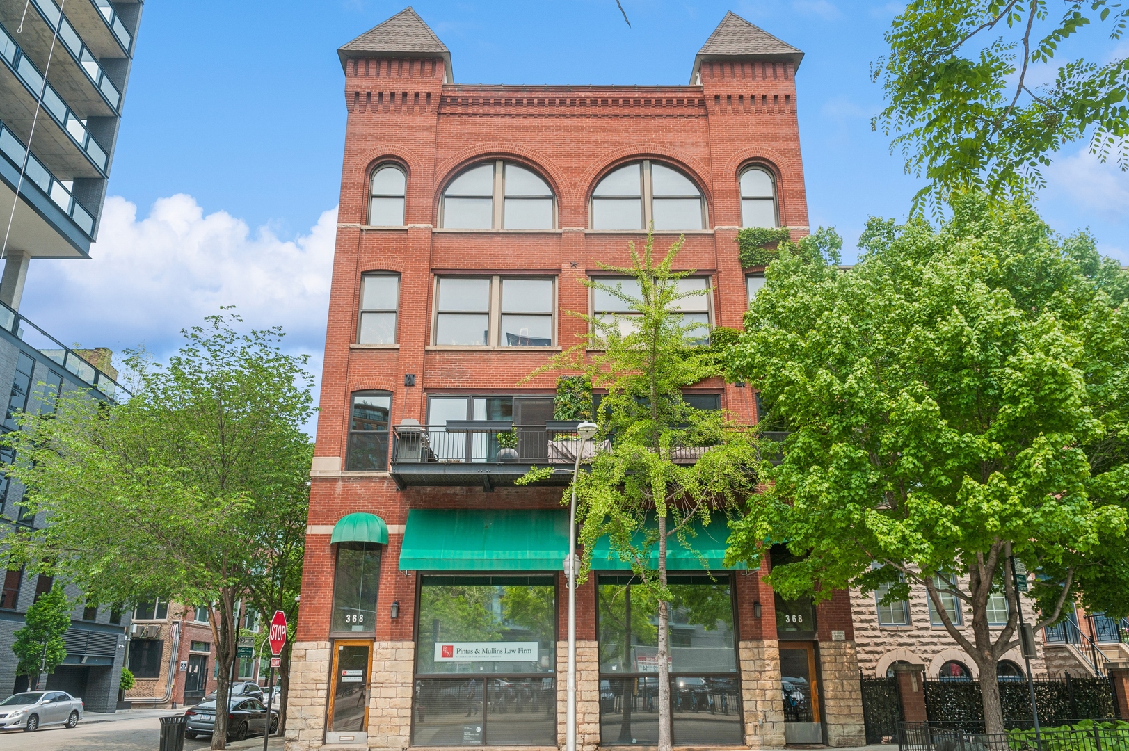 368 W Huron Street #G, Chicago, IL