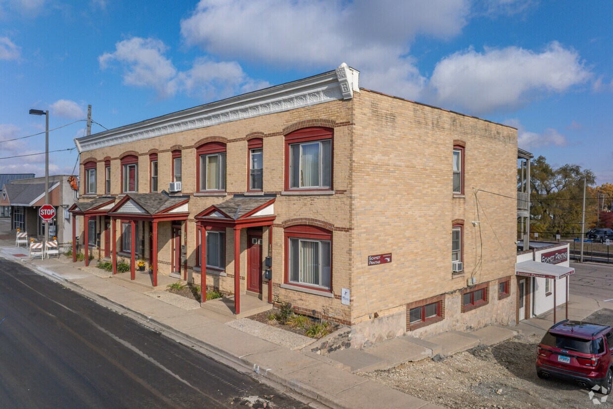 130 Washington Street, Woodstock, IL