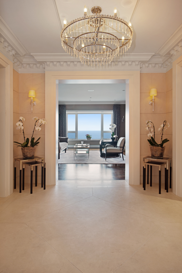 800 N Michigan Avenue #5901, Chicago, IL