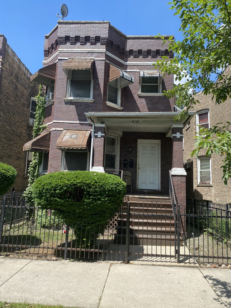 632 N Central Park Avenue #2, Chicago, IL