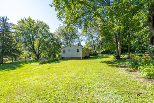 46 Oak Valley Drive, Elizabeth, IL