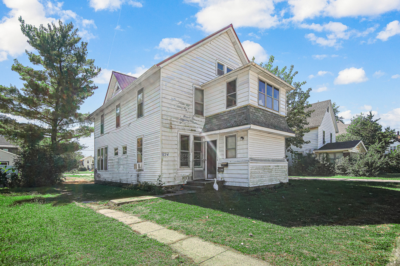 123 W Waupansie Street, Dwight, IL